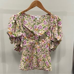 NWOT Express Floral Short puff sleeve cropped top Size Small